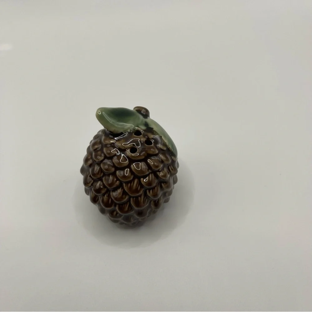 Vintage Squirrel & Acorn Salt and Pepper Shakers Woodland Rustic Kitchen Decor